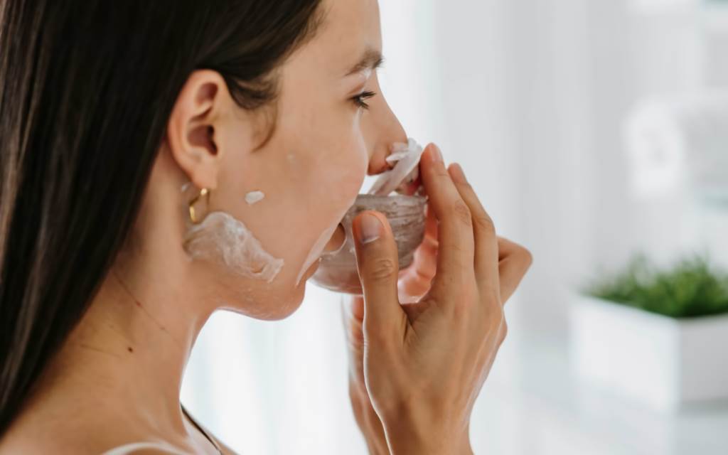 Naturalny peeling skóry głowy: jak dbać o skórę głowy w naturalny sposób